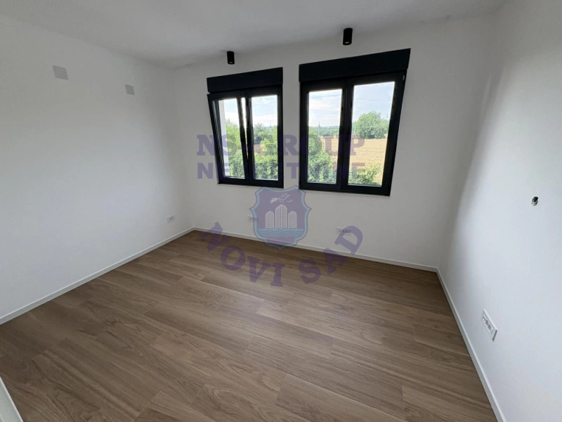 kuca na prodaju Sremska Kamenica 371m2 552873