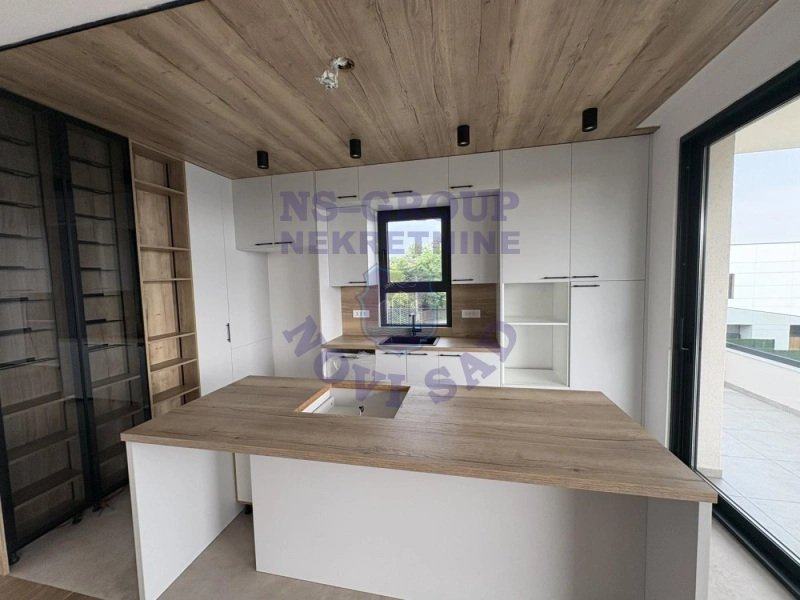 kuca na prodaju Sremska Kamenica 371m2 552873
