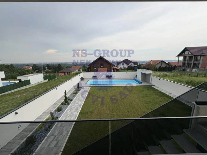 kuca na prodaju Sremska Kamenica 371m2 552873