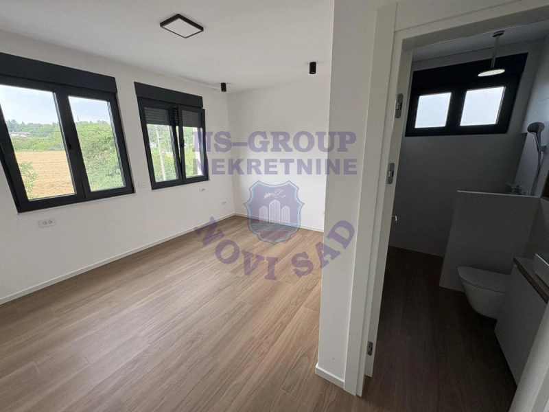 kuca na prodaju Sremska Kamenica 371m2 552873