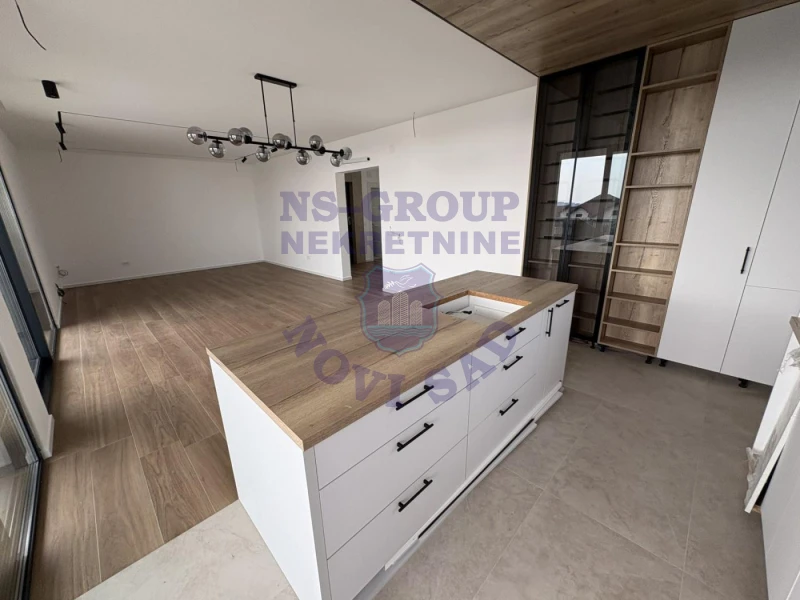 kuca na prodaju Sremska Kamenica 371m2 552873