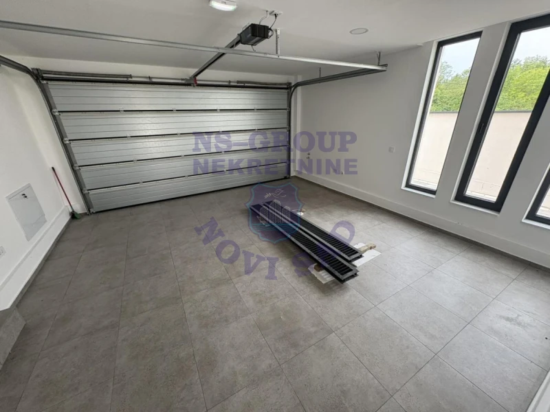 kuca na prodaju Sremska Kamenica 371m2 552873