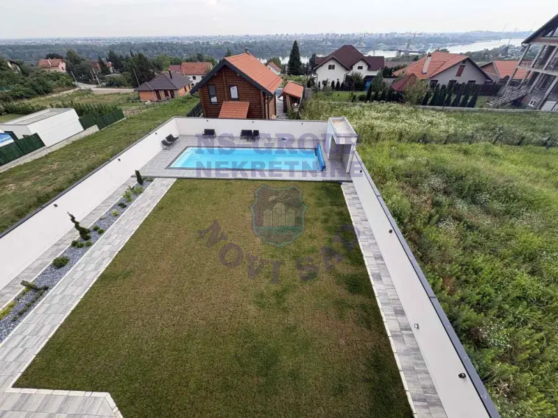 kuca na prodaju Sremska Kamenica 371m2 552873