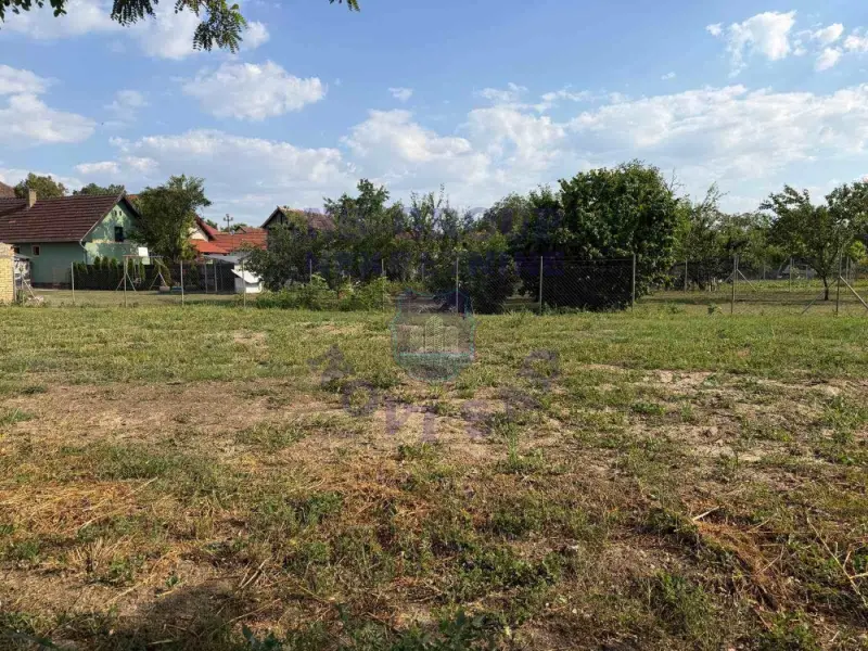 plac na prodaju Temerin, 689m2 574043