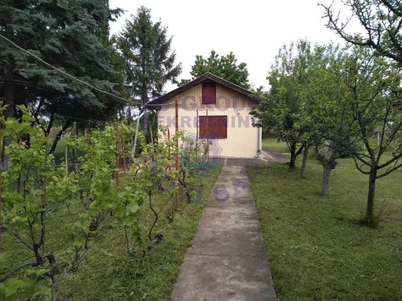 kuca na prodaju Čortanovci 42m2 548523