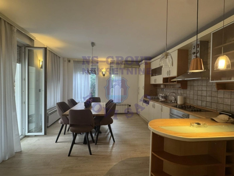 kuca na prodaju Novi Sad 222m2 574225