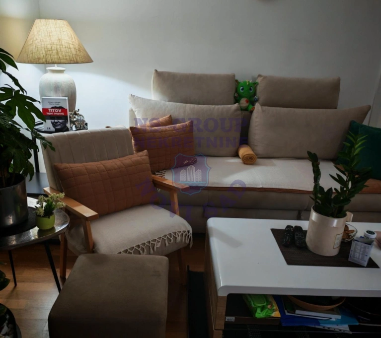 stan na prodaju Novi Sad 40m2 574333