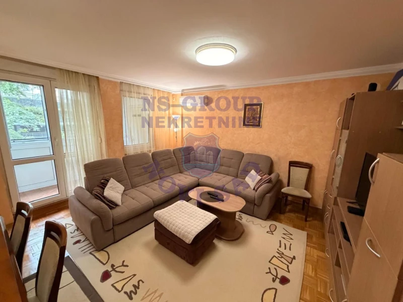 stan na prodaju Novi Sad, 70m2 574275