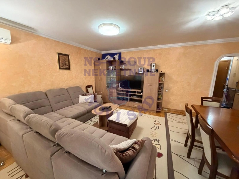 stan na prodaju Novi Sad 70m2 574275