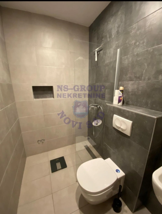 lokal za izdavanje Novi Sad 40m2 16930