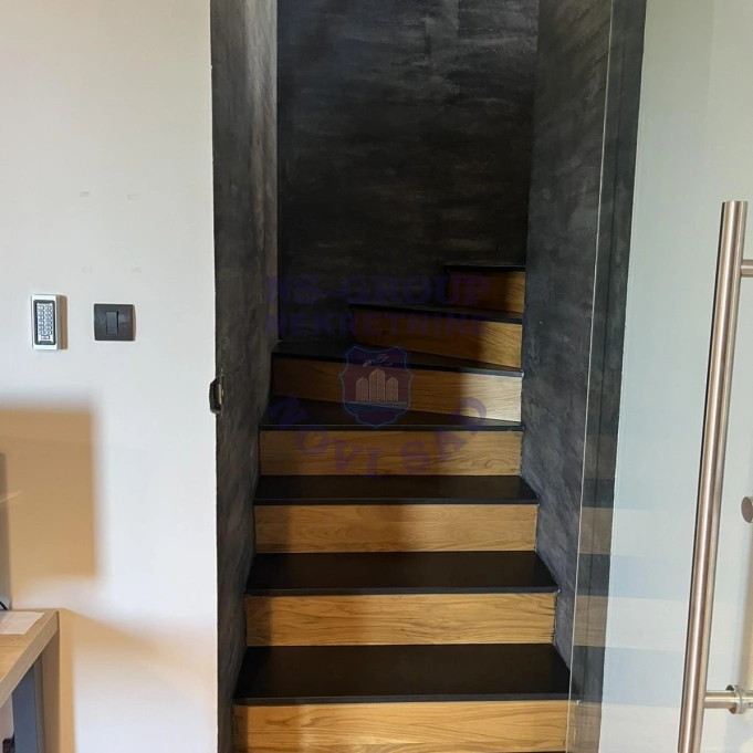 lokal za izdavanje Novi Sad 226m2 16934