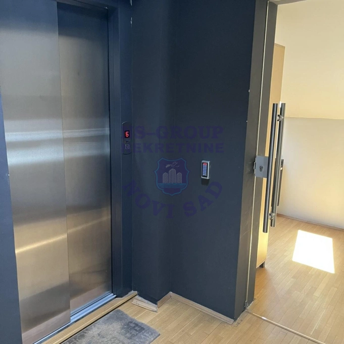 lokal za izdavanje Novi Sad 226m2 16934