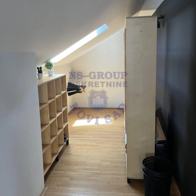 lokal za izdavanje Novi Sad 226m2 16934