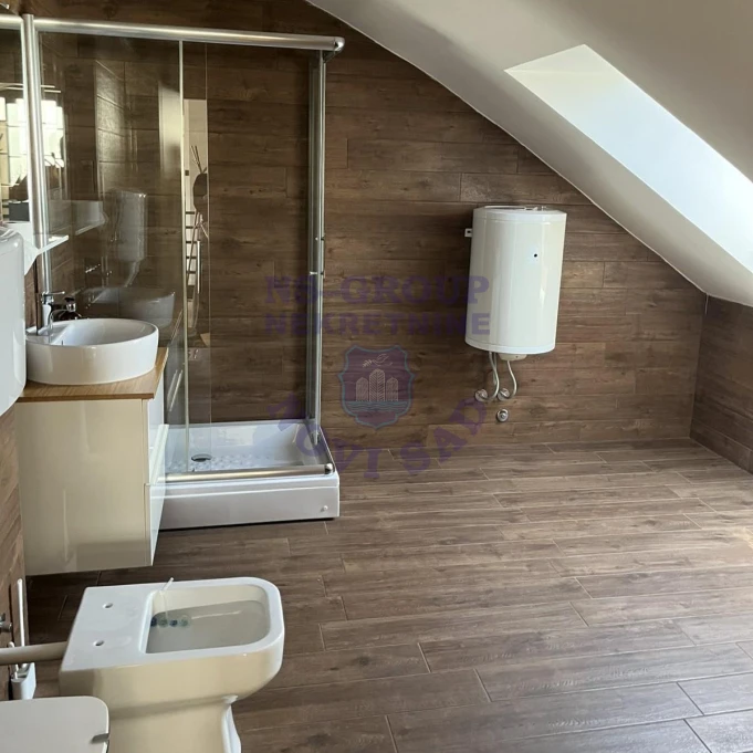 lokal za izdavanje Novi Sad 226m2 16934