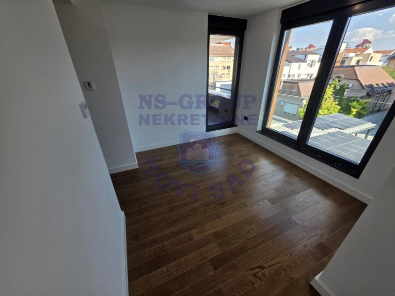 stan na prodaju Novi Sad 430m2 574195