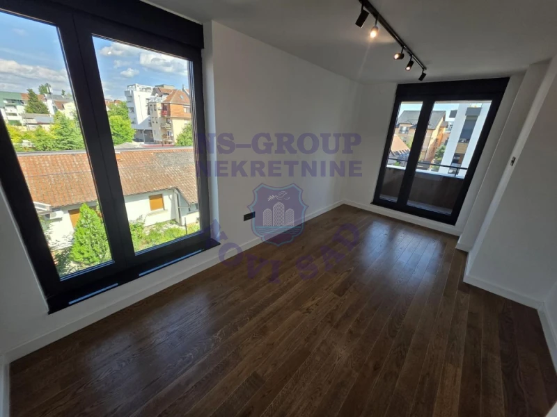 stan na prodaju Novi Sad 430m2 574195