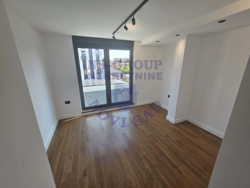 stan na prodaju Novi Sad 368m2 574192