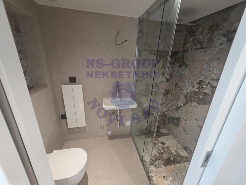 stan na prodaju Novi Sad 368m2 574192
