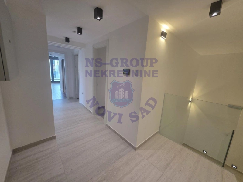 stan na prodaju Novi Sad 368m2 574192
