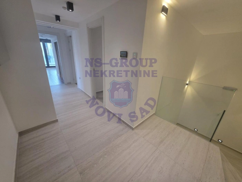 stan na prodaju Novi Sad 368m2 574192