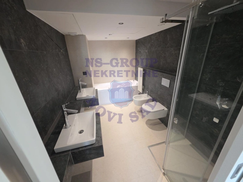 stan na prodaju Novi Sad 430m2 574195