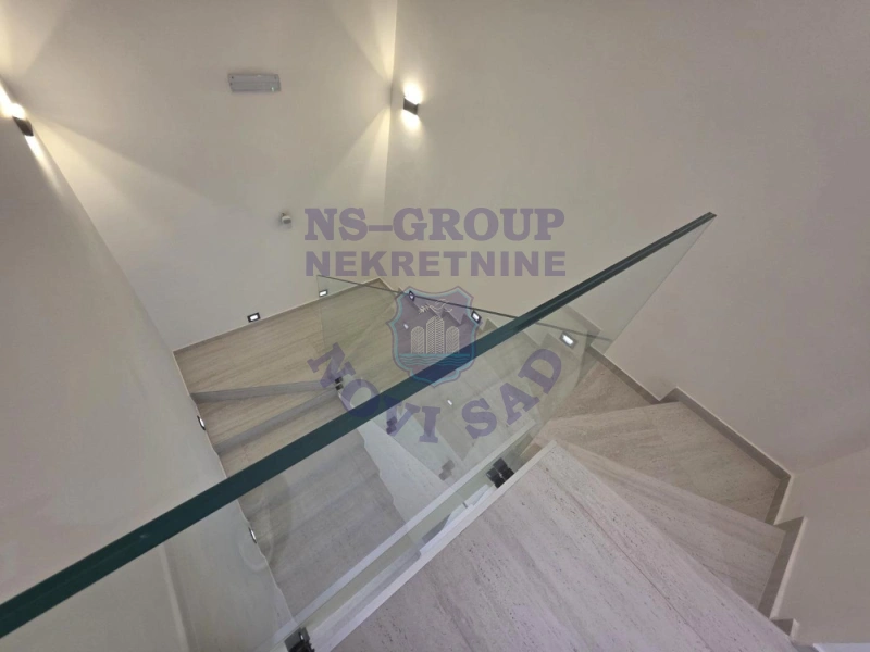 stan na prodaju Novi Sad 368m2 574192