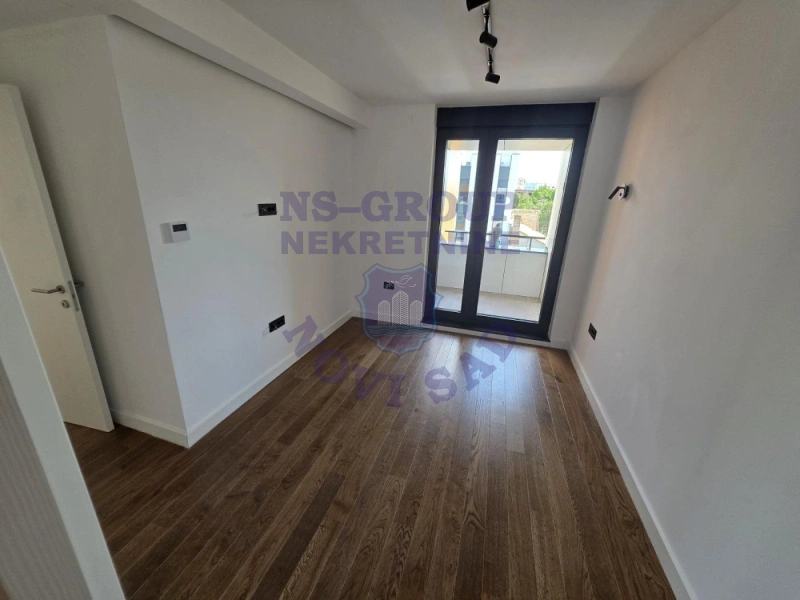 stan na prodaju Novi Sad 430m2 574195