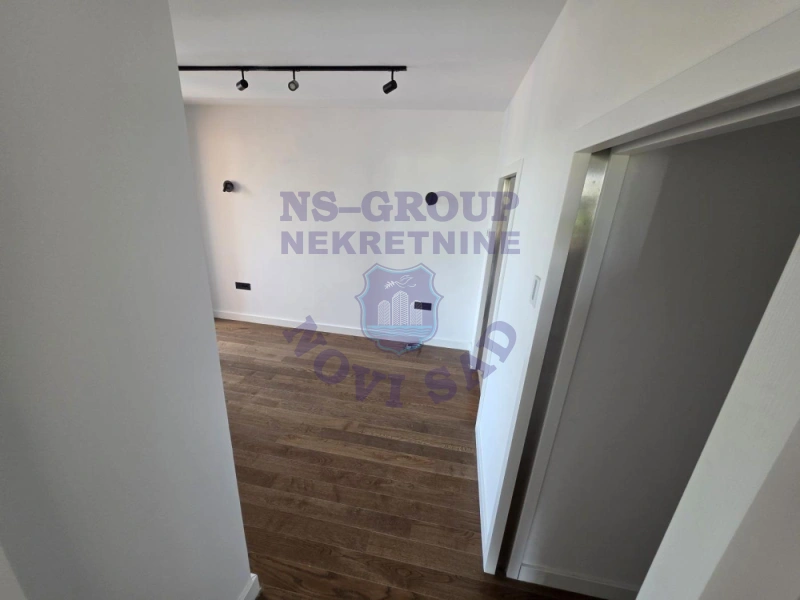 stan na prodaju Novi Sad 430m2 574195