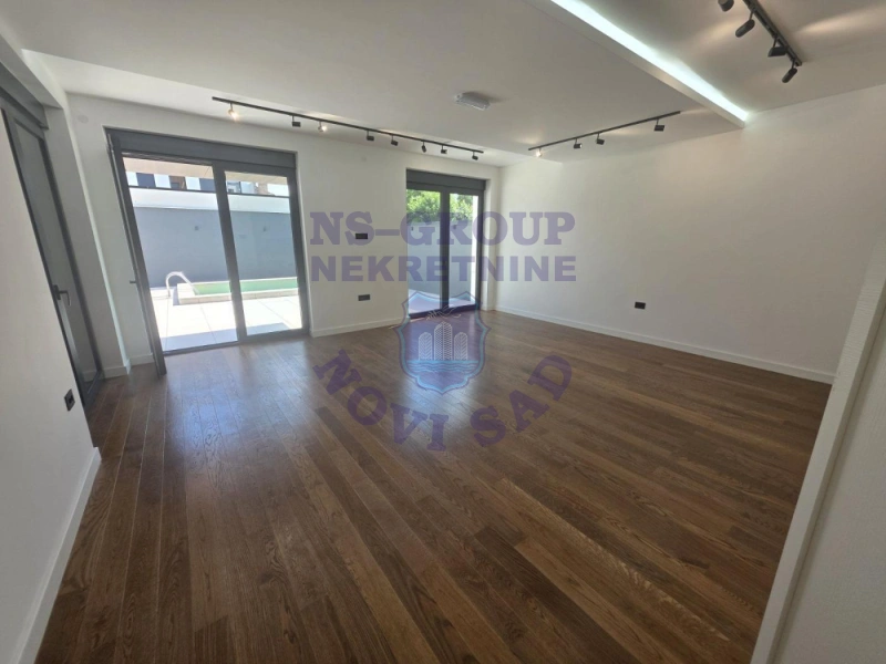 stan na prodaju Novi Sad 368m2 574192