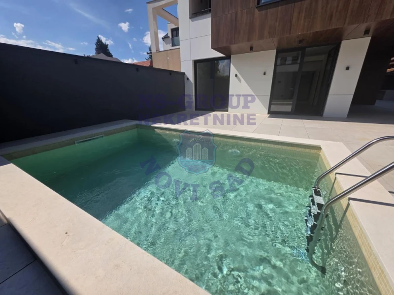 stan na prodaju Novi Sad 368m2 574192