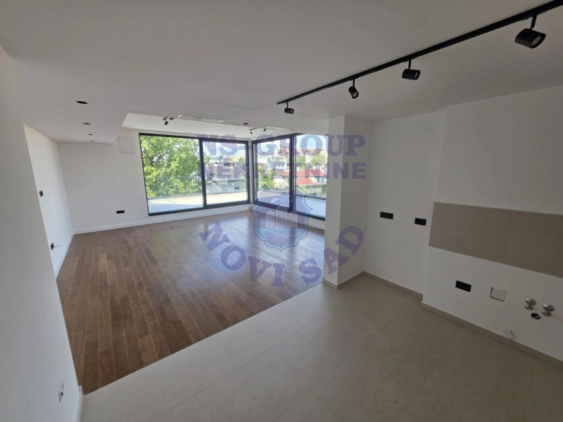 stan na prodaju Novi Sad 430m2 574195