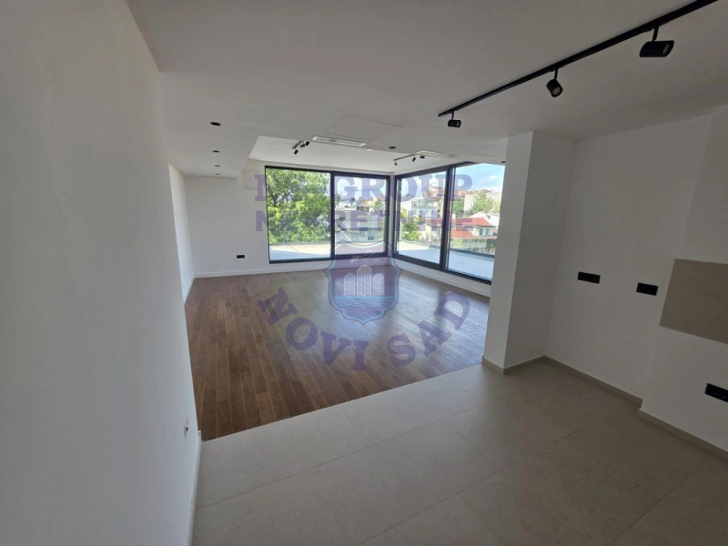 stan na prodaju Novi Sad 430m2 574195