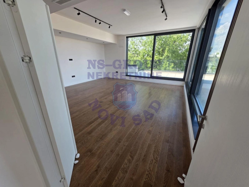 stan na prodaju Novi Sad 430m2 574195