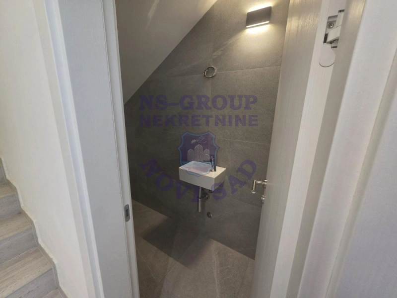 stan na prodaju Novi Sad 368m2 574192