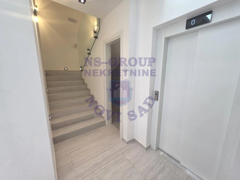 stan na prodaju Novi Sad 368m2 574192