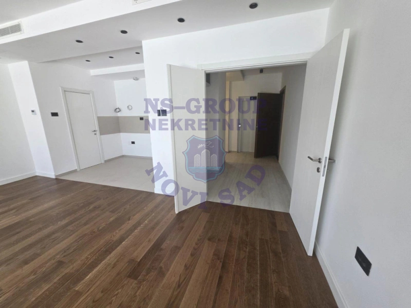 stan na prodaju Novi Sad 368m2 574192