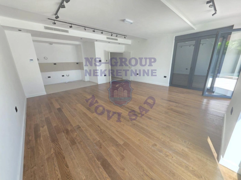 stan na prodaju Novi Sad 368m2 574192