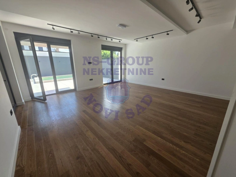 stan na prodaju Novi Sad 368m2 574192