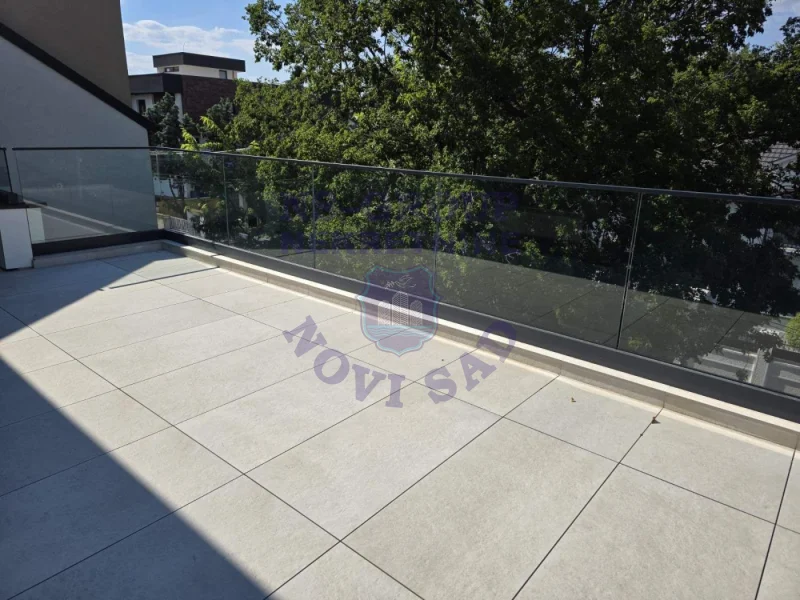 stan na prodaju Novi Sad 430m2 574195