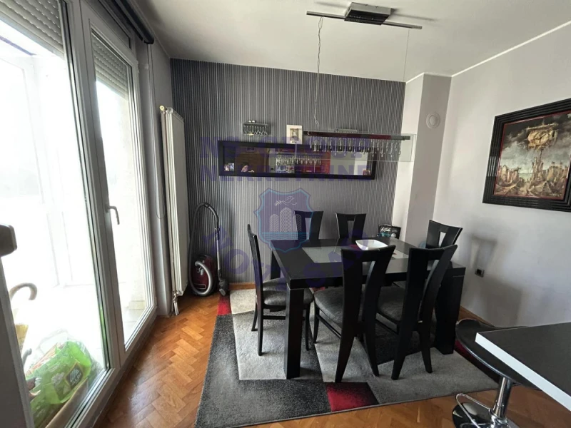 stan na prodaju Novi Sad 70m2 574301
