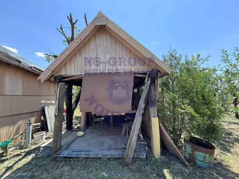 plac na prodaju Bački Jarak 978m2 574642