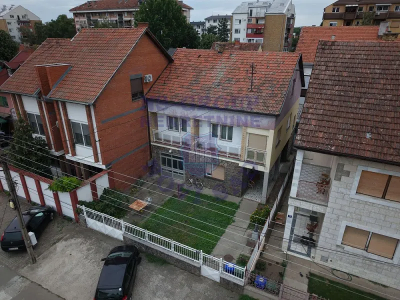 kuca na prodaju Petrovaradin, 230m2 573896