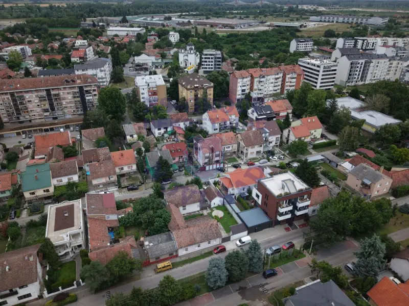 kuca na prodaju Petrovaradin 230m2 573896