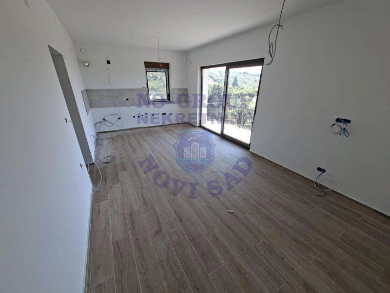 kuca na prodaju Sremska Kamenica 33m2 572848