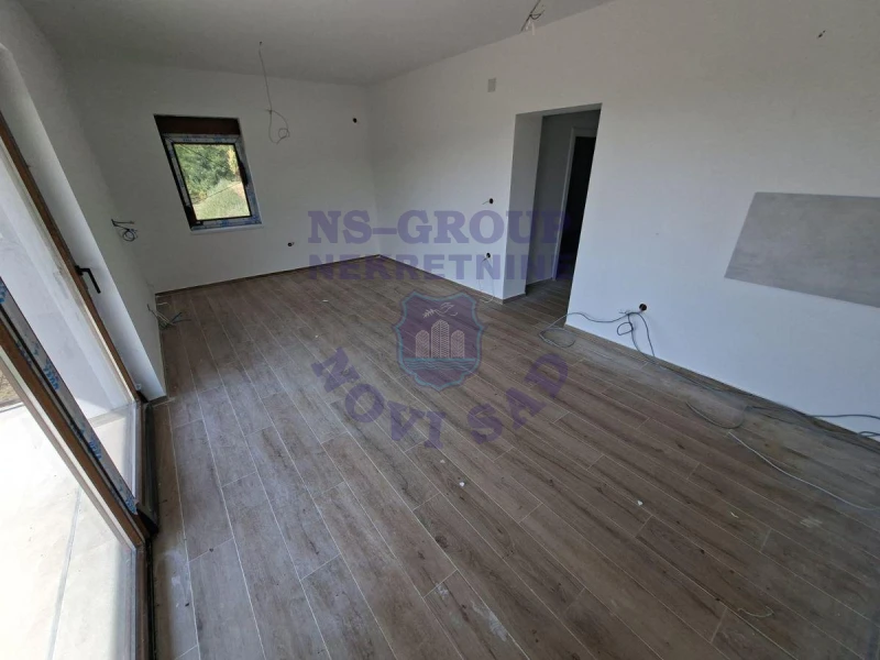 kuca na prodaju Sremska Kamenica 33m2 572848