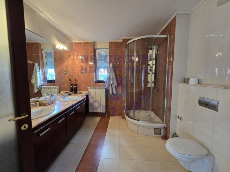 Kuća na prodaju Novi Sad 222m2, 574225