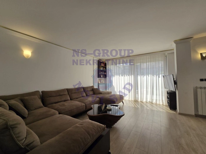 Kuća na prodaju Novi Sad 222m2, 574225
