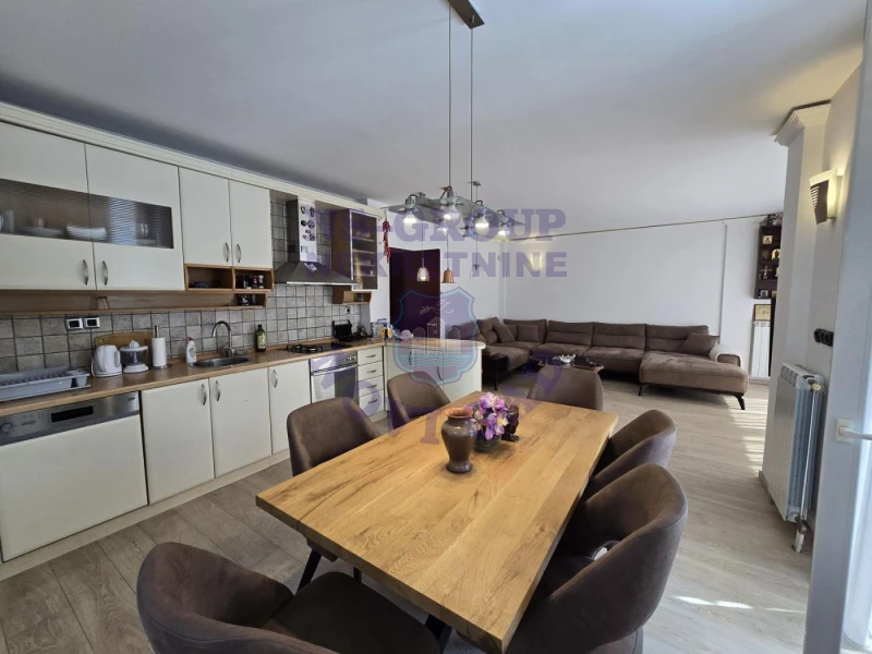 Kuća na prodaju Novi Sad 222m2, 574225