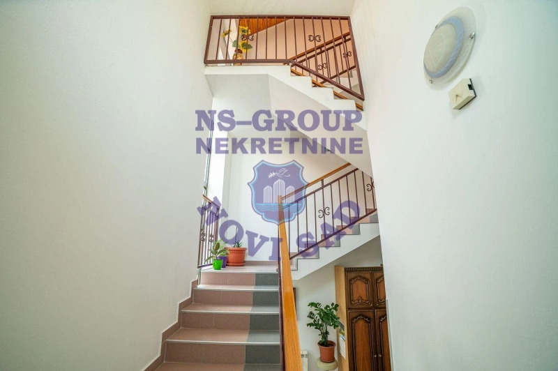 kuca na prodaju Futog 280m2 574739