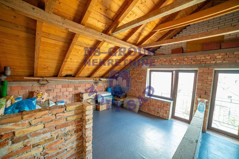 kuca na prodaju Futog 280m2 574739